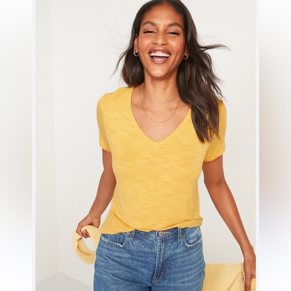 NWOT Old Navy Luxe Slub Knit Relaxed V Neck Tee in Creamsicle